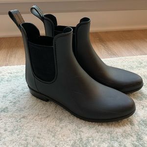 Black Chelsea Rainboots